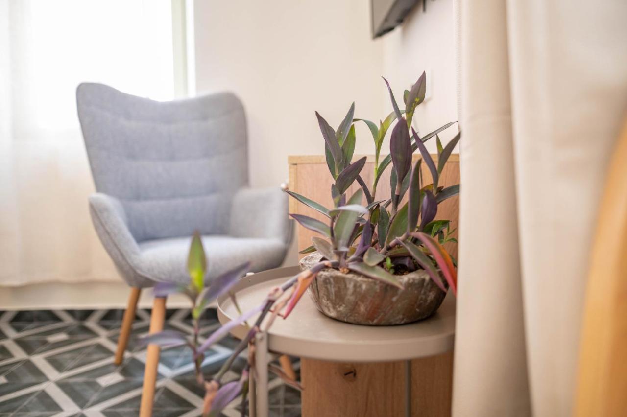 Kosnian City Suites B Екстериор снимка