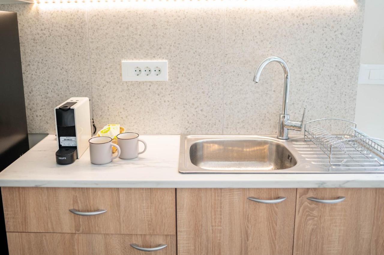 Kosnian City Suites B Екстериор снимка