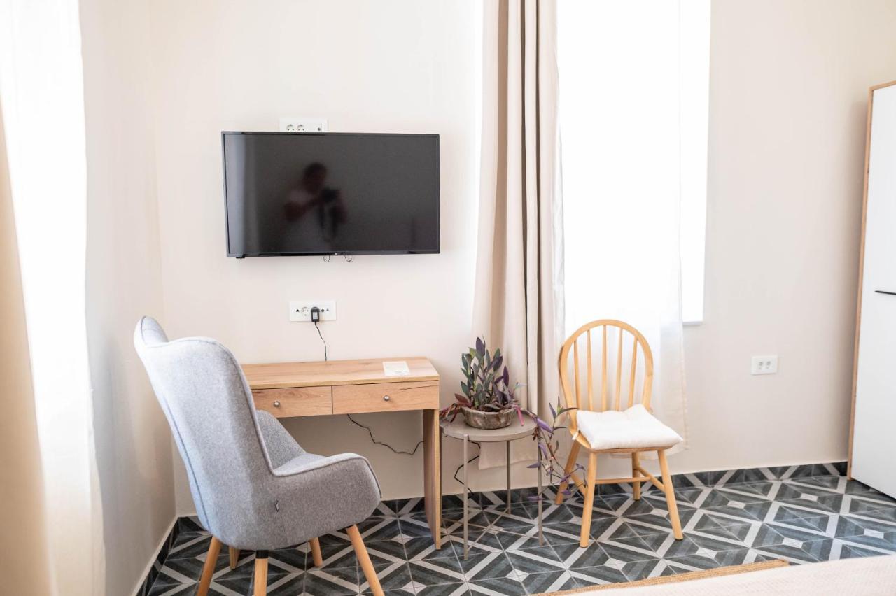 Kosnian City Suites B Екстериор снимка