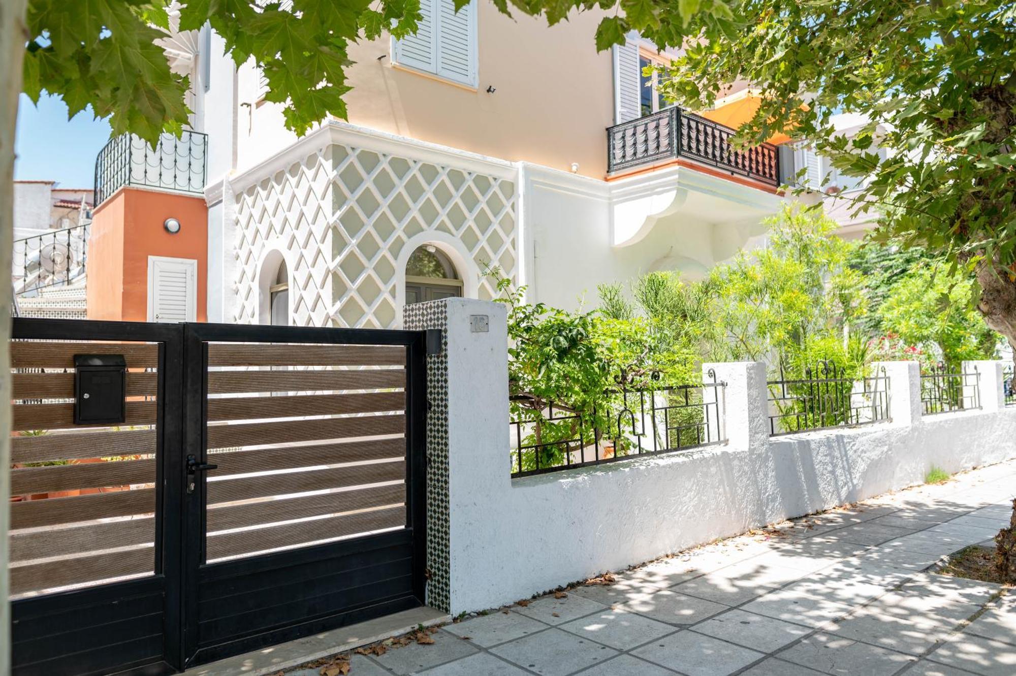 Kosnian City Suites B Екстериор снимка