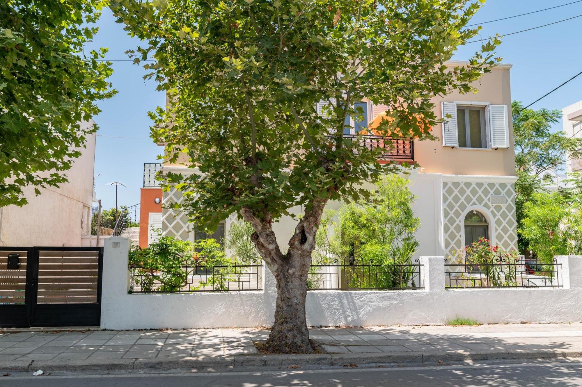 Kosnian City Suites B Екстериор снимка