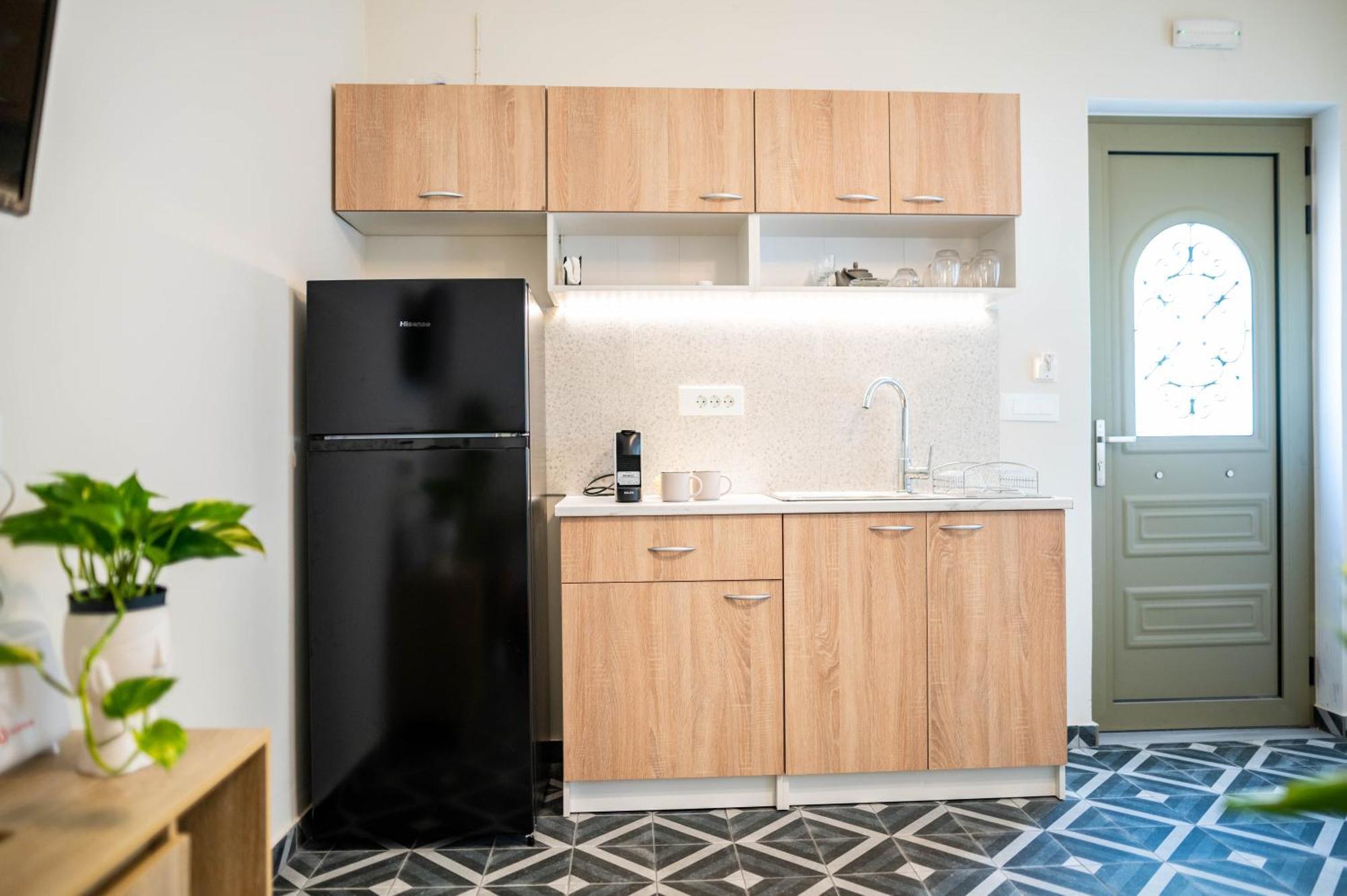 Kosnian City Suites B Екстериор снимка